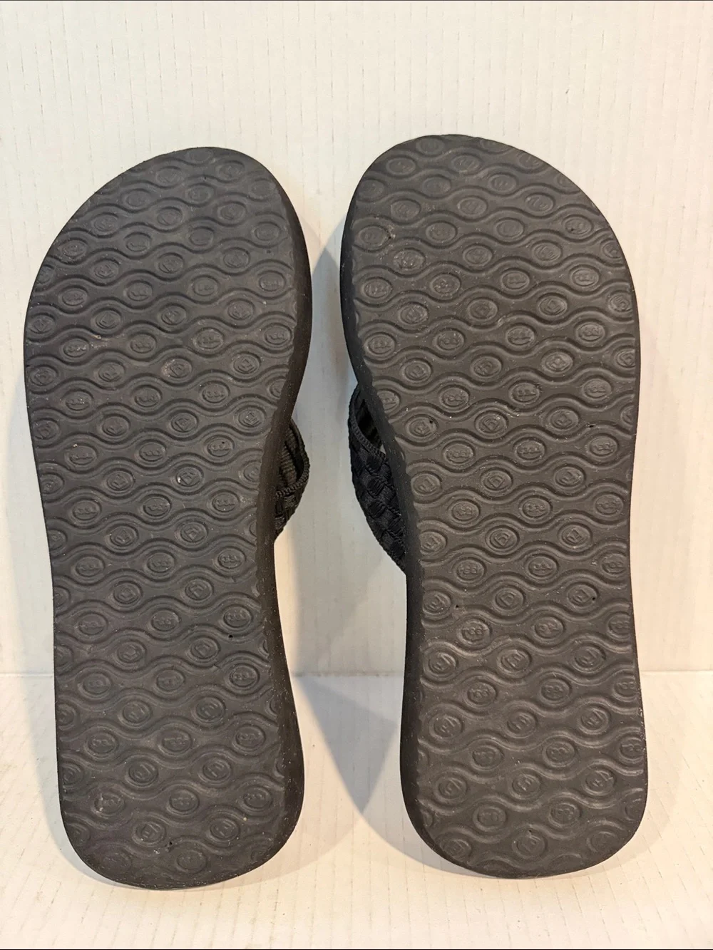 Reef Black Women's 1-1/2” Woven Strap Flip Flop Sandals (sz10)